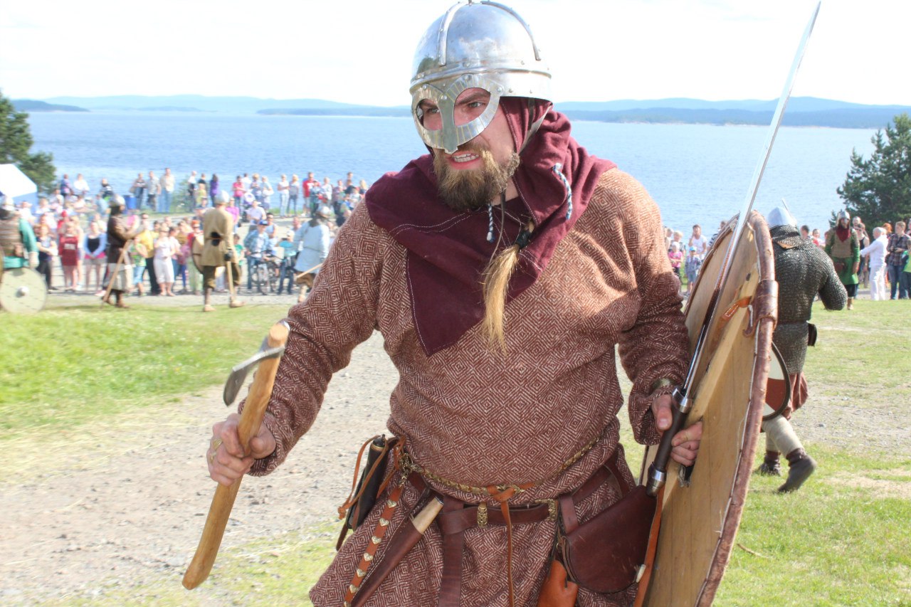 Фото воина викинга