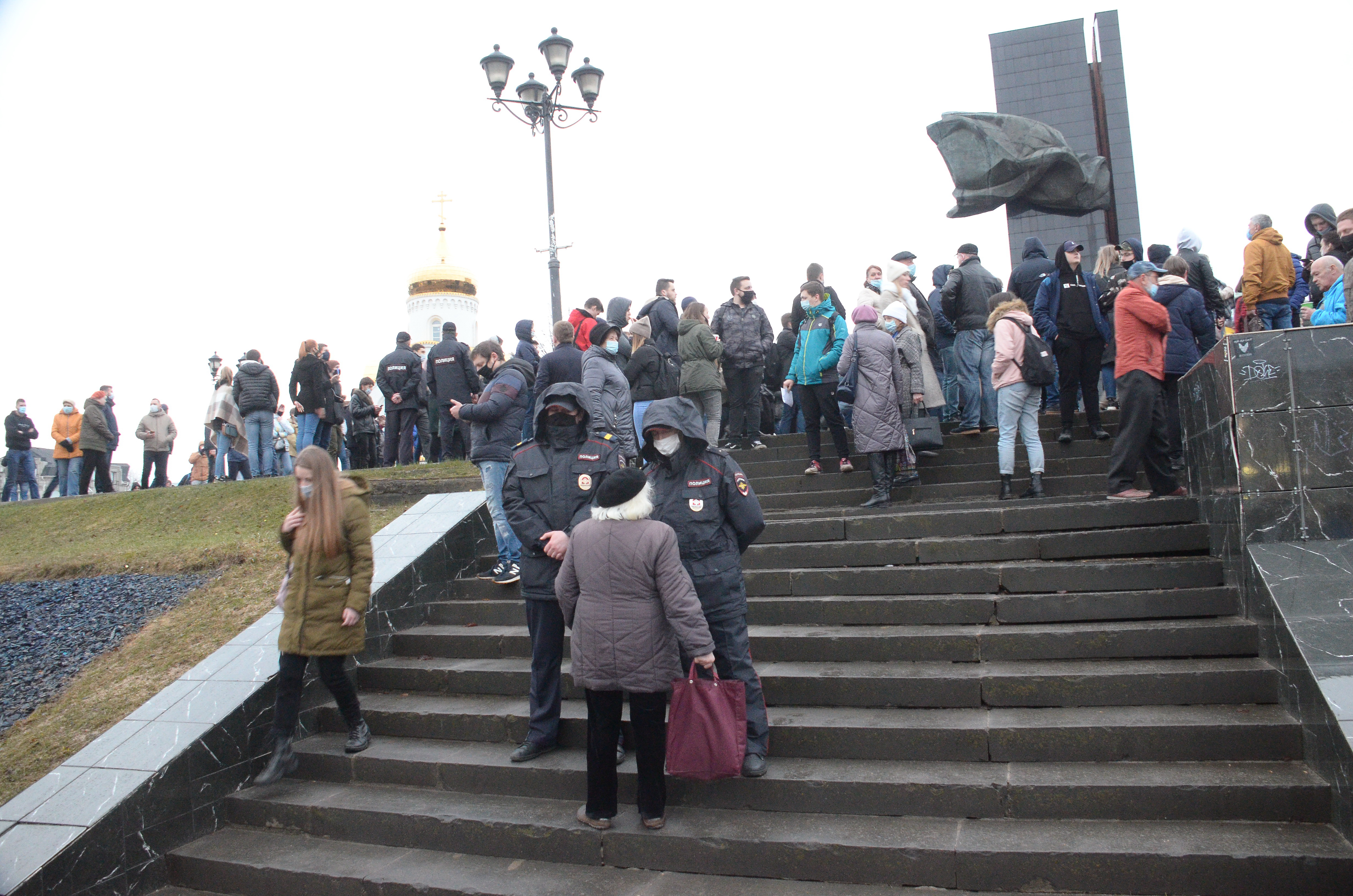 Есть видео сегодня. Митинг в Иваново 5 апреля. Митинг с транспарантами деревне. Пл революции Иваново. Лозунги на митингах.